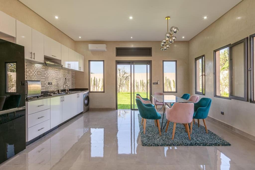 Villa Leila,Piscine , Grand Jardin, Jeux , Cuisiniere Μαρακές Εξωτερικό φωτογραφία